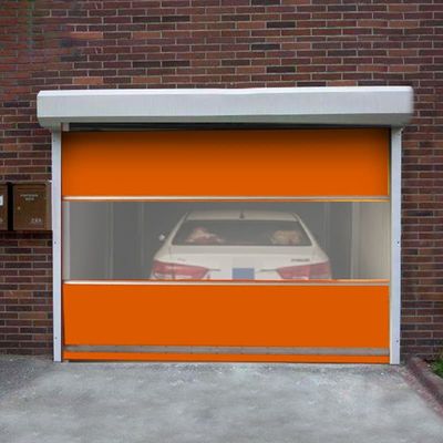 Porta a rotazione ad alta velocità resistente al vento. Sensore radar e tenda in PVC da 0,8 mm.