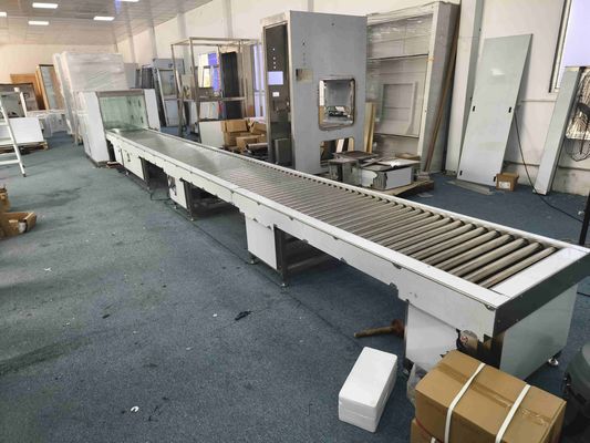 Doccia ad aria con trasportatore a rulli motorizzato con doppi filtri HEPA e telaio in acciaio inossidabile 304 per sistema di trasferimento per camere bianche conforme a ISO 14644 e GMP